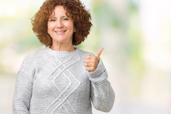 Hermosa Mujer Mediana Edad Ager Vistiendo Suéter Invierno Sobre Fondo — Foto de Stock