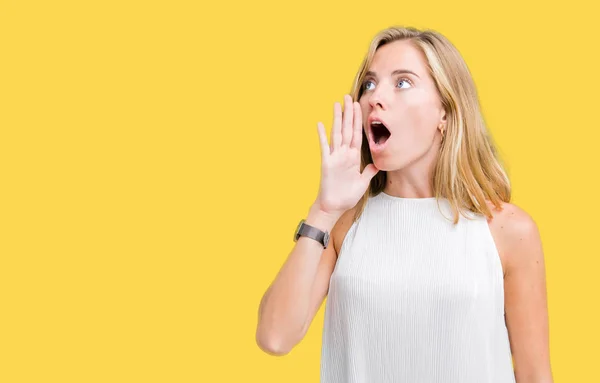 Beautiful Young Elegant Woman Isolated Background Shouting Screaming Loud Side — Stock Photo, Image