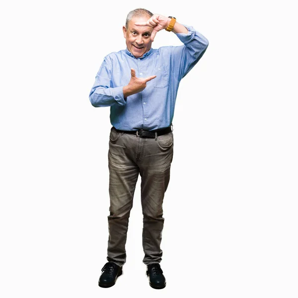 Pěkný Starší Businesss Muž Nosí Elegantní Tričko Úsměvem Provedení Rámu — Stock fotografie