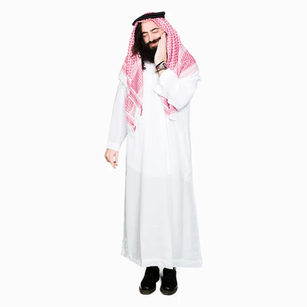 Arabian Biznes Człowiek Długich Włosów Noszenia Tradycyjnych Kefija Szalik Dotykając — Zdjęcie stockowe