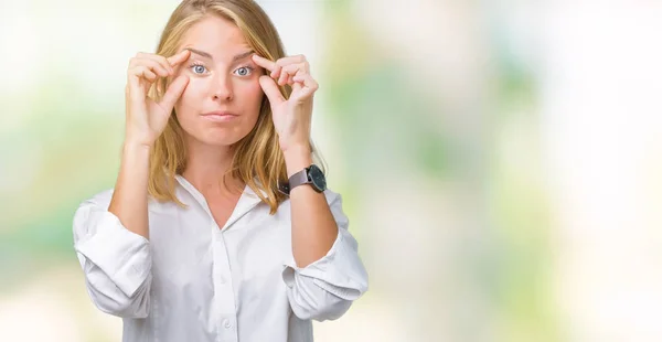 Bela Jovem Mulher Negócios Sobre Fundo Isolado Tentando Abrir Olhos — Fotografia de Stock