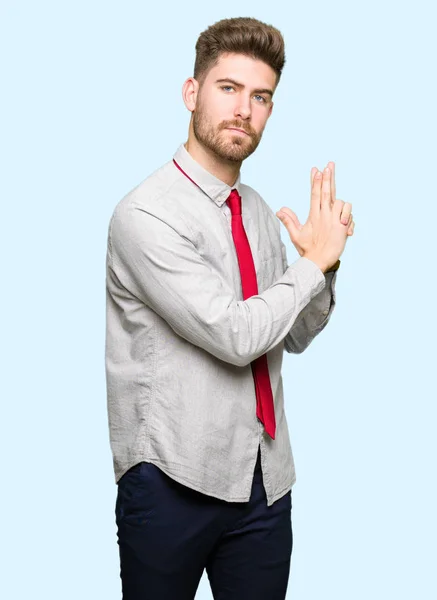 Unga Stiliga Affärsman Holding Symboliska Pistol Med Hand Gest Spelar — Stockfoto