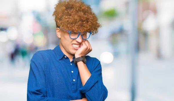 Young Handsome Man Afro Hair Wearing Blue Glasses Looking Stressed — Stock Photo, Image