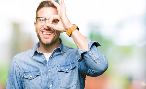 Handsome Man Wearing Glasses Doing Gesture Hand Smiling Eye Looking — Stock Photo, Image