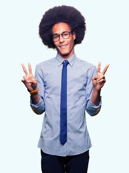 Giovane Uomo Affari Afro Americano Con Capelli Afro Con Gli — Foto Stock