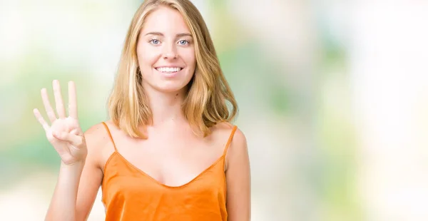 Schöne Junge Frau Trägt Orangefarbenes Hemd Über Isoliertem Hintergrund Und — Stockfoto