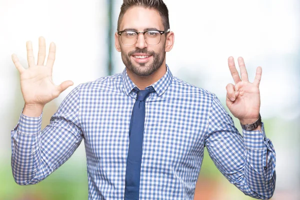 Joven Hombre Negocios Con Gafas Sobre Fondo Aislado Mostrando Apuntando — Foto de Stock