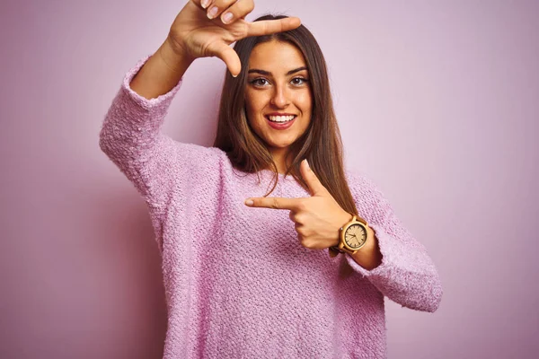 Giovane Bella Donna Indossa Maglione Casual Piedi Sopra Isolato Sfondo — Foto Stock