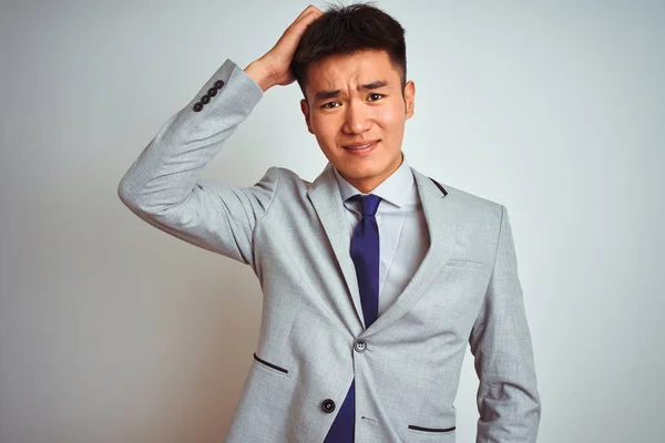 Азіатський Китайський Бізнесмен Носіння Сірий Піджак Краватку Стоячи Над Ізольованим — стокове фото