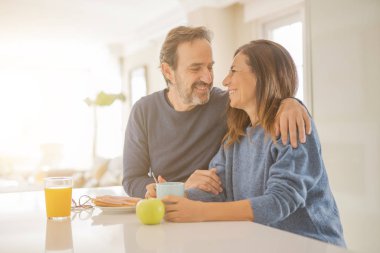 Sağlıklı breaskfast sabahları evde olması güzel romantik orta yaş kaç
