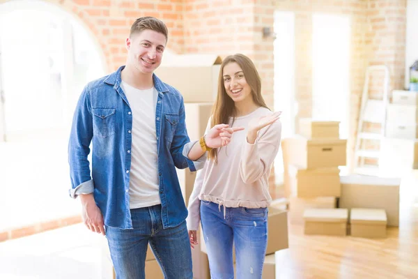 Belo Jovem Casal Sorrindo Amor — Fotografia de Stock