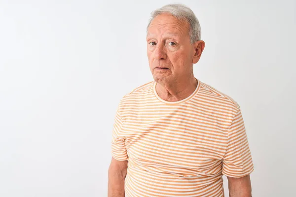 Senior Grey Haired Man Dragen Gestreepte Shirt Staande Geïsoleerde Witte — Stockfoto