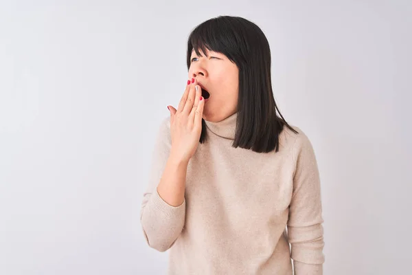 Jovem Mulher Chinesa Bonita Vestindo Camisola Gola Alta Sobre Fundo — Fotografia de Stock