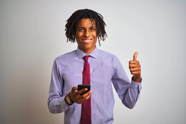 Afro American Affärsman Med Dreadlocks Använda Smartphone Över Isolerad Vit — Stockfoto