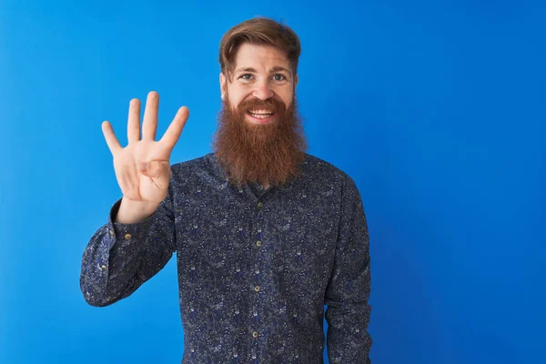 Jeune Homme Roux Irlandais Portant Chemise Été Florale Debout Sur — Photo