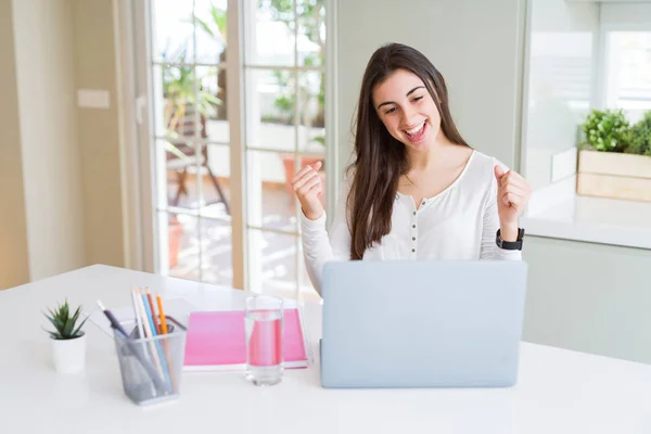 Beautiful Young Student Woman Studying University Using Laptop Notebook Screaming — Stock Photo, Image