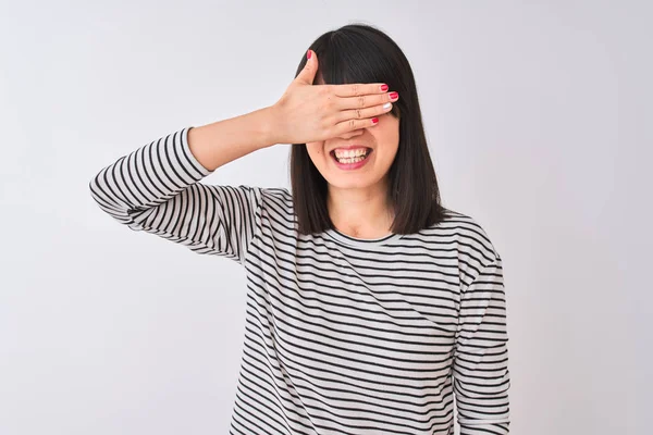 Jonge Mooie Chinese Vrouw Dragen Zwart Gestreepte Shirt Geïsoleerde Witte — Stockfoto