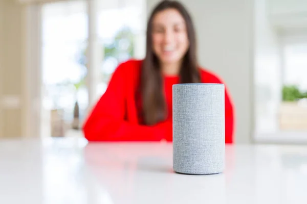 Young Woman Using Home Intelligent Device Interactive Voice Assistant System — Stock Photo, Image