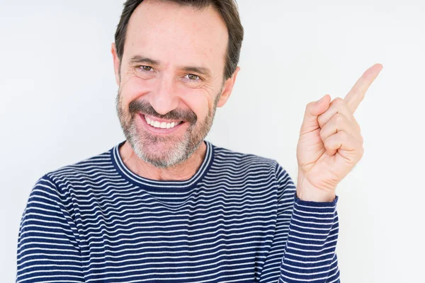 Bonito Homem Idoso Sobre Fundo Isolado Com Grande Sorriso Rosto — Fotografia de Stock