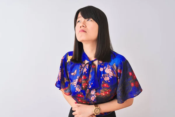 Mladá Krásná Čínská Žena Nosí Letní Tričko Izolovaném Bílém Pozadí — Stock fotografie