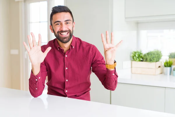 Hombre Negocios Hispano Guapo Mostrando Señalando Con Los Dedos Número —  Fotos de Stock