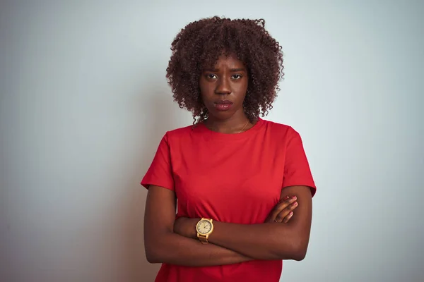 Jonge Afrikaanse Afro Vrouw Dragen Rode Shirt Geïsoleerde Witte Achtergrond — Stockfoto