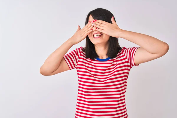 Jonge Mooie Chinese Vrouw Dragen Rood Gestreepte Shirt Geïsoleerde Witte — Stockfoto