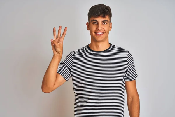 Jonge Indiase Man Dragen Navy Gestreept Shirt Staande Geïsoleerde Witte — Stockfoto