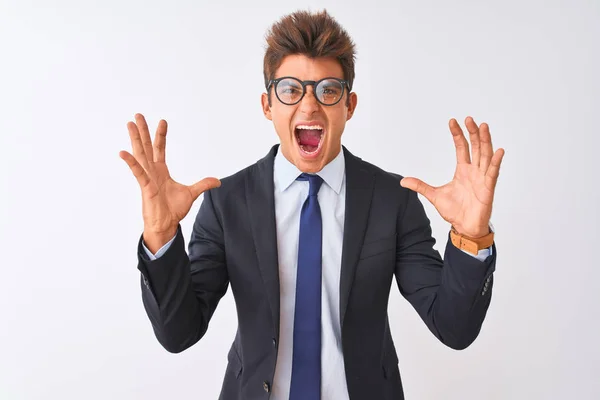 Junger Gutaussehender Geschäftsmann Anzug Und Brille Vor Isoliertem Weißen Hintergrund — Stockfoto