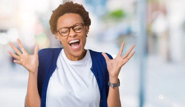 Ung Vacker Afroamerikanska Kvinna Som Bär Glasögon Över Isolerade Bakgrund — Stockfoto