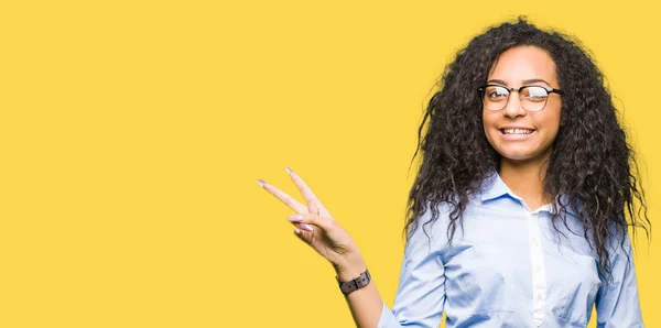 Young Beautiful Business Girl Curly Hair Wearing Glasses Smiling Happy — Stock Photo, Image