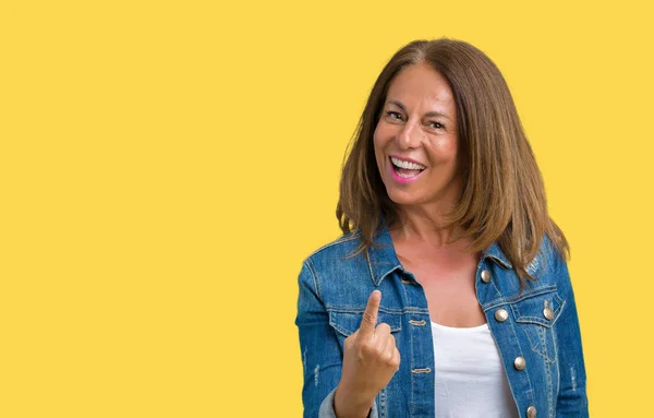 Mooie Middelbare Leeftijd Vrouw Dragen Casual Denim Jasje Geïsoleerde Achtergrond — Stockfoto