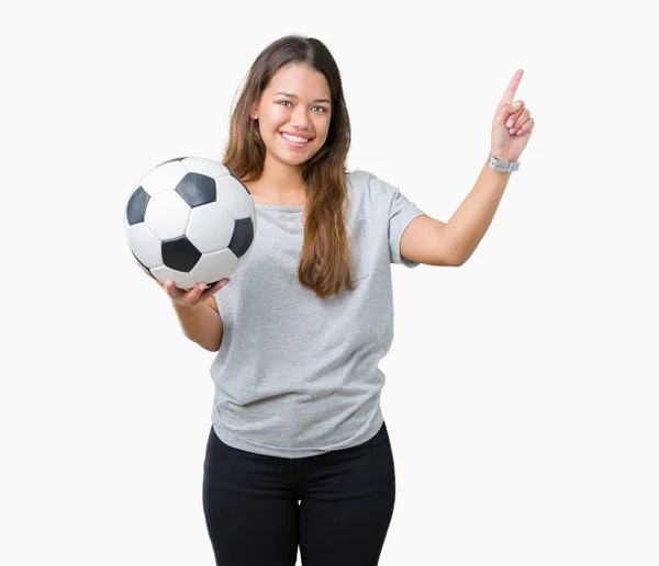 Junge Schöne Brünette Frau Hält Fußball Ball Über Isolierten Hintergrund — Stockfoto
