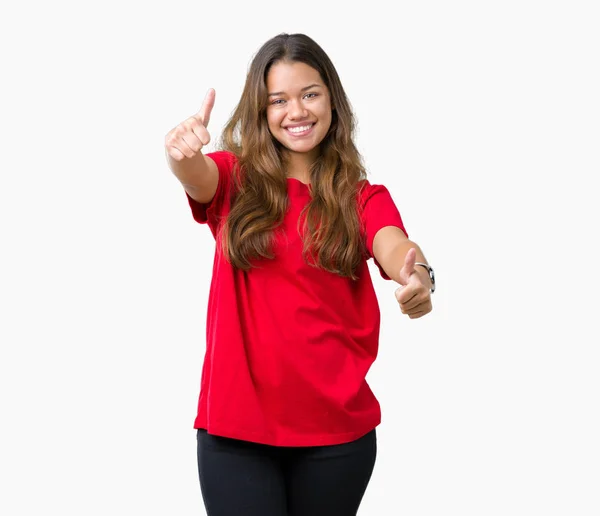 Giovane Bella Donna Bruna Che Indossa Una Shirt Rossa Sfondo — Foto Stock