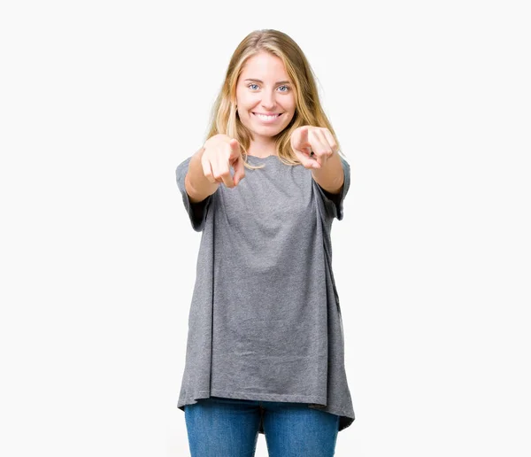 Vacker Ung Kvinna Bär Oversize Casual Shirt Över Isolerade Bakgrund — Stockfoto