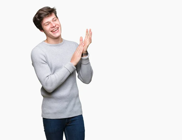 Jovem Bonito Homem Vestindo Inverno Suéter Sobre Isolado Fundo Batendo — Fotografia de Stock