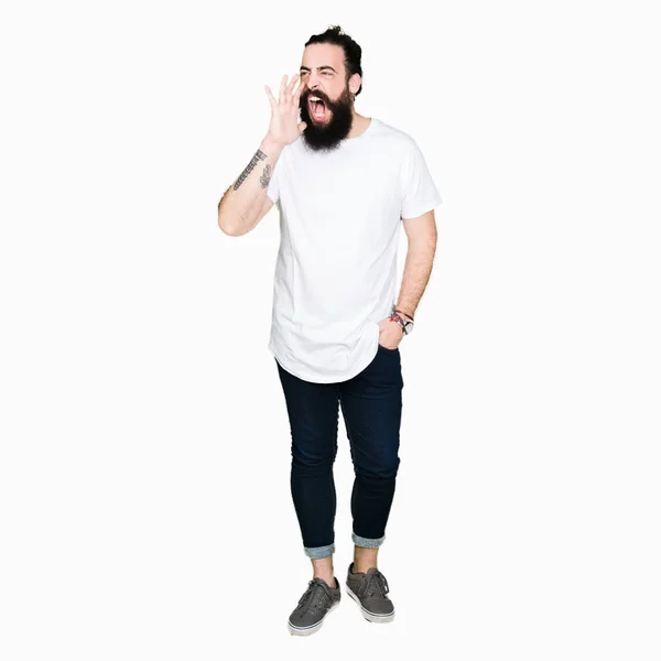 Homem Jovem Hipster Com Cabelos Longos Barba Vestindo Casual Shirt — Fotografia de Stock