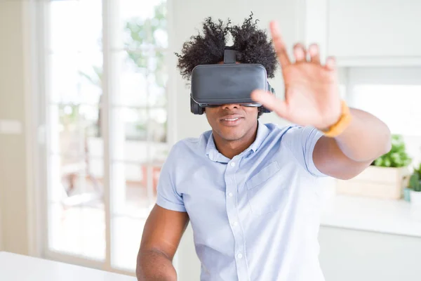 African amaerican man having fun playing with virtual reality gl — Stock Photo, Image