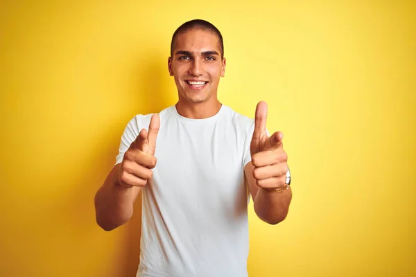 Young Caucasian Man Wearing Casual White Shirt Yellow Isolated Background — Stock Photo, Image