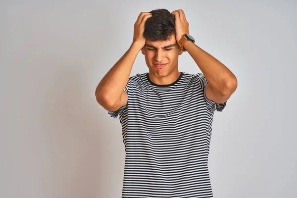 Ung Indisk Man Klädd Navy Randig Shirt Stående Över Isolerad — Stockfoto