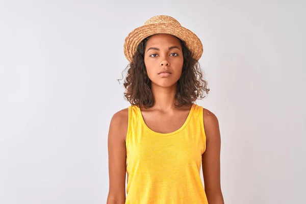 Jeune Femme Brésilienne Portant Shirt Jaune Chapeau Été Sur Fond — Photo