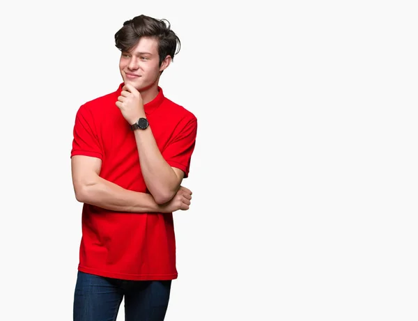 Jeune Bel Homme Portant Shirt Rouge Sur Fond Isolé Regardant — Photo