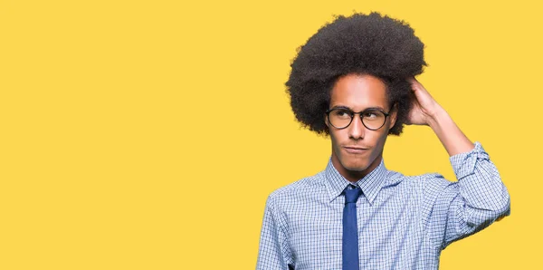 Jonge Afro Amerikaanse Zakenman Met Afro Haar Bril Verwarren Vraag — Stockfoto