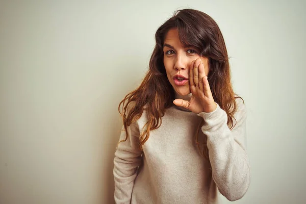 Giovane Bella Donna Che Indossa Maglione Invernale Piedi Sfondo Bianco — Foto Stock