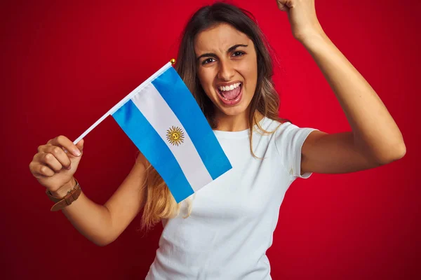 Junge Schöne Frau Mit Argentinischer Flagge Über Rotem Isoliertem Hintergrund — Stockfoto