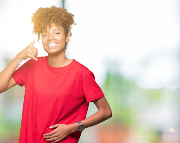 Schöne Junge Afrikanisch Amerikanische Frau Über Isoliertem Hintergrund Lächelnd Telefongeste — Stockfoto