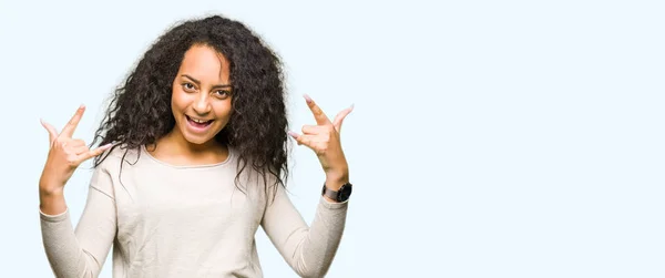 Young Beautiful Girl Curly Hair Wearing Casual Sweater Shouting Crazy — Stock Photo, Image