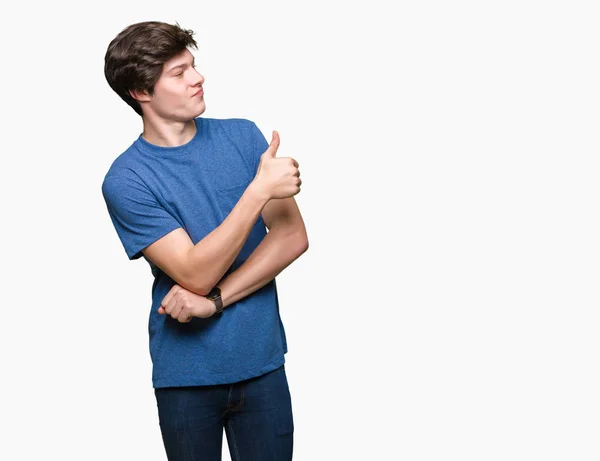 Joven Hombre Guapo Vistiendo Camiseta Azul Sobre Fondo Aislado Mirando — Foto de Stock