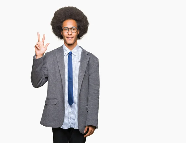 Tânăr Afaceri Afro American Părul Afro Purtând Ochelari Care Arată — Fotografie, imagine de stoc