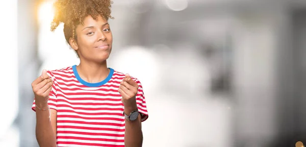 Vackra Unga Afroamerikanska Kvinnan Över Isolerade Bakgrund Gör Pengar Gest — Stockfoto